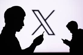 Bruselas concluye que X incumple la Ley de Servicios Digitales por prácticas engañosas