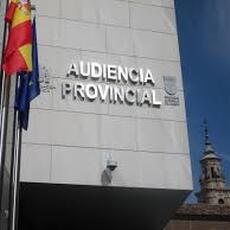 La Audiencia de Zaragoza impone 8 meses de prisión a un marido por facilitar los datos bancarios de su esposa a otra mujer para que suscribiera un crédito