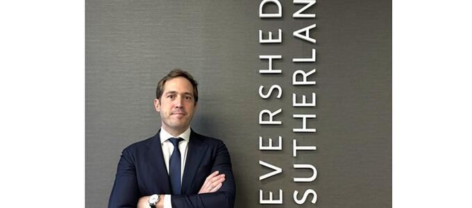 Eversheds Sutherland refuerza su equipo de Derecho Administrativo con la incorporación de Carlos Pérez Infante 