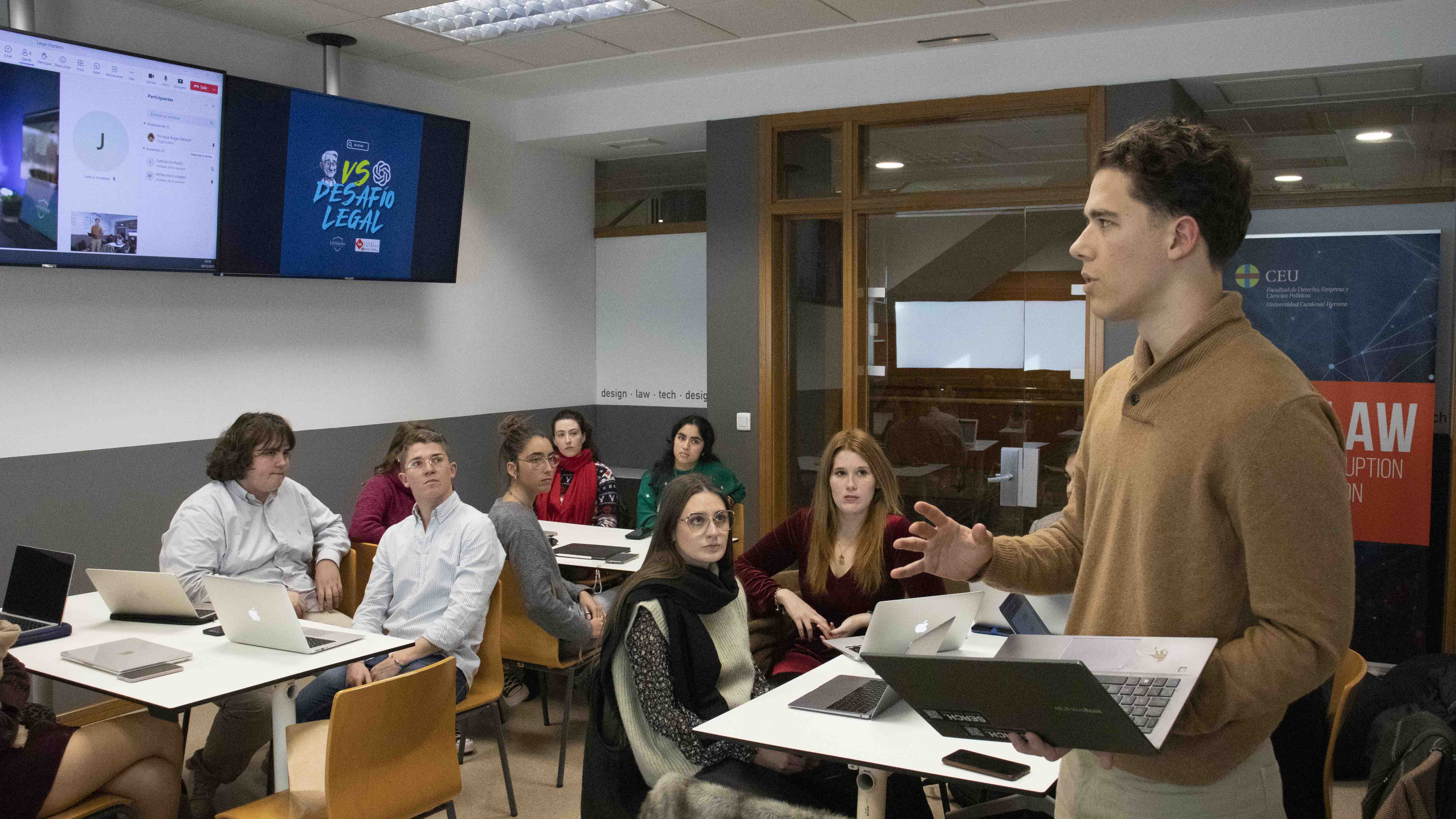 Universidades españolas redefinen la educación legal y preparan como nunca a los futuros abogados para la comunicación con el cliente gracias a la IA