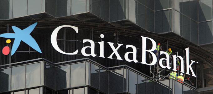 Condenada CaixaBank a pagar 6.237€ más intereses a un consumidor por incluir y aplicar una comisión de apertura en un contrato de préstamo hipotecario