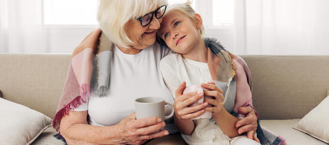 Una sentencia reconoce que una abuela adapte su jornada laboral para cuidar a su nieta