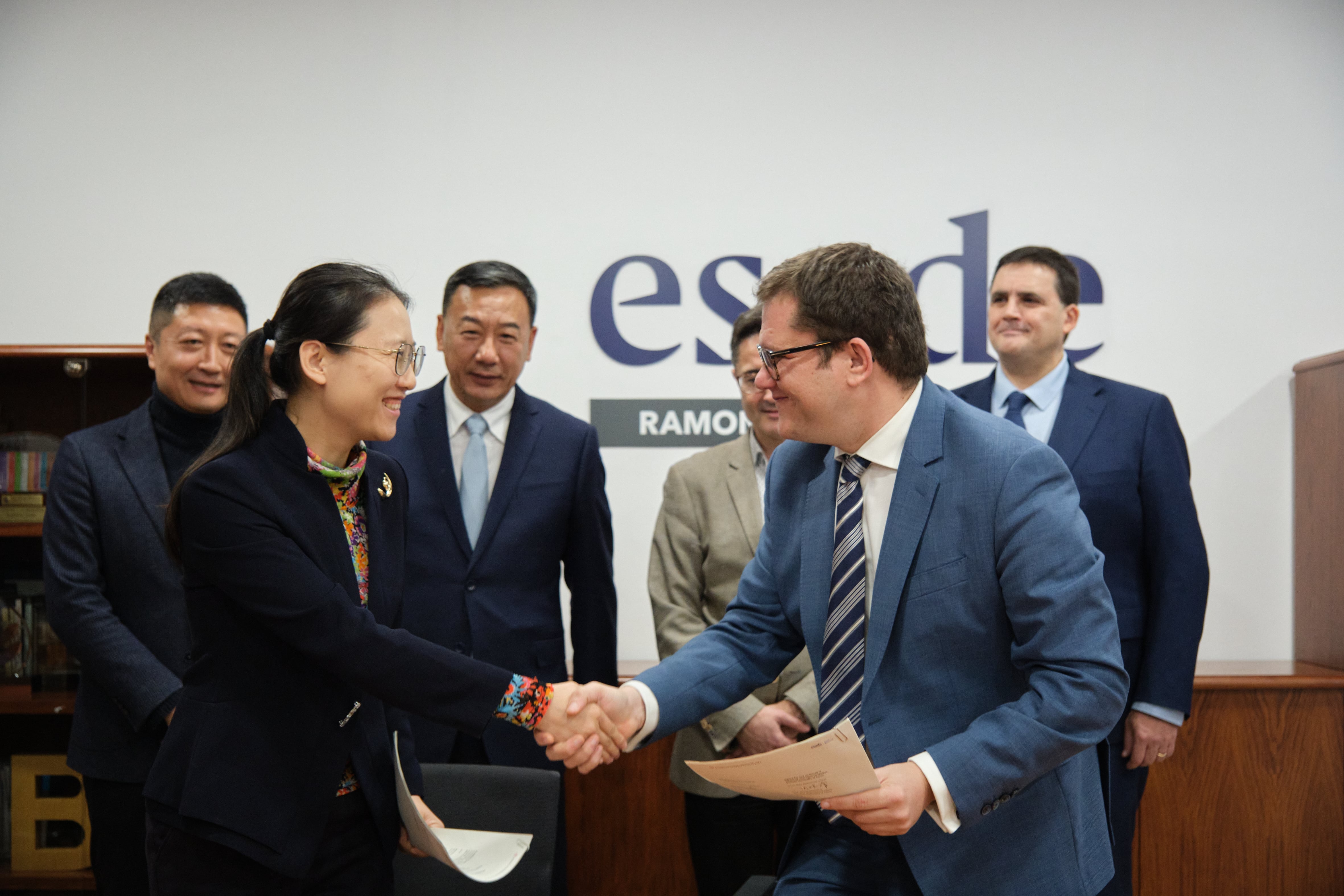 Esade Law School y Renmin University of China se unen para impulsar el intercambio académico de sus alumnos