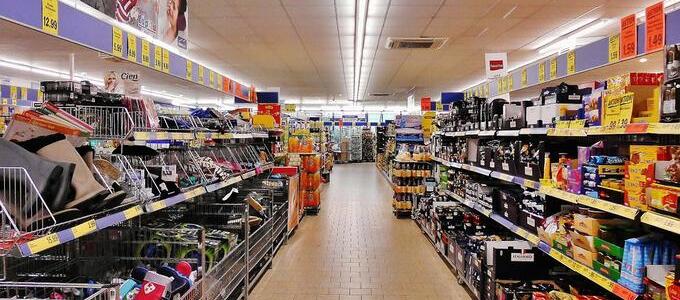 ¿Puedo devolver alimentos en un supermercado?