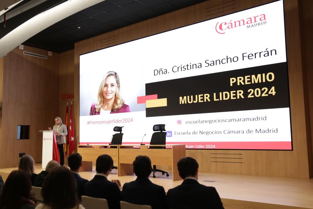 Cristina Sancho, presidenta de la Fundación Aranzadi LA LEY y de EJE&CON, recibe el Premio Mujer Líder 2024